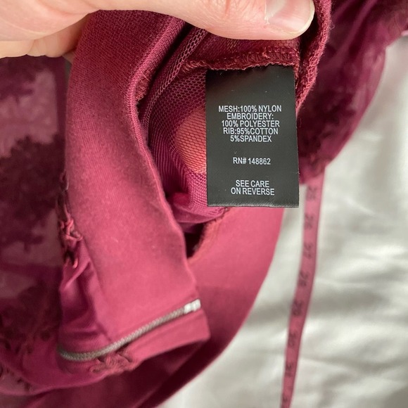 Torrid Deep Red Full Zip Long Sleeve Mesh Floral Bomber Sheer Jacket Size 3X - Picture 4 of 8